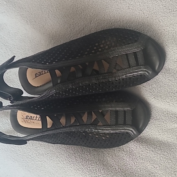 Sz 6 black leather "Earth" sandals like walking on air - Picture 11 of 14